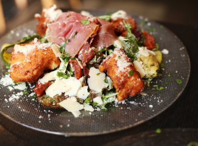 Salade de beignets de gorgonzola et ricotta